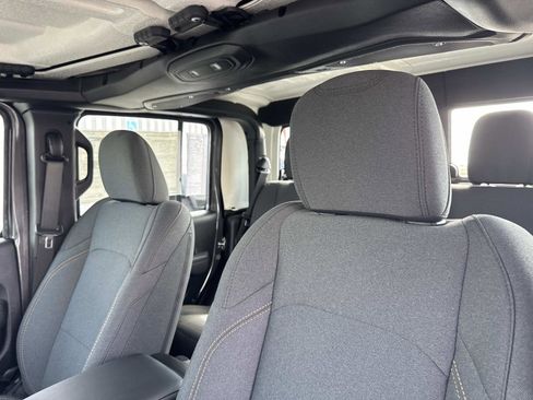 New 2026 Jeep Gladiator Sport image 25