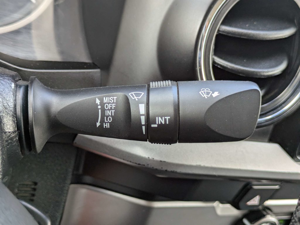 Used 2021 Toyota Tacoma SR5 RWD image 17