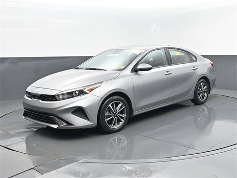 Used 2024 Kia Forte LXS w/ LXS Technology Package image 1