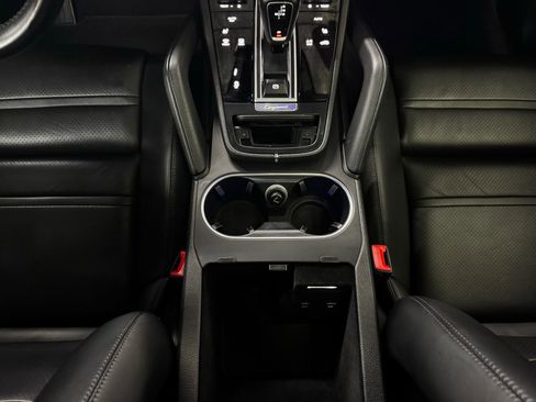 Used 2021 Porsche Cayenne Coupe w/ Premium Package AWD/4WD image 27