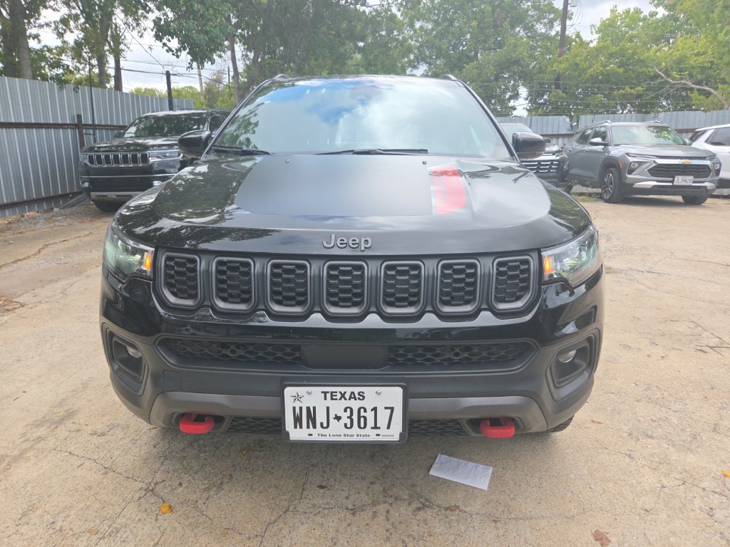 Used 2025 Jeep Compass Trailhawk AWD/4WD image 7