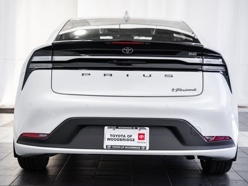 Used 2024 Toyota Prius Prime SE image 5