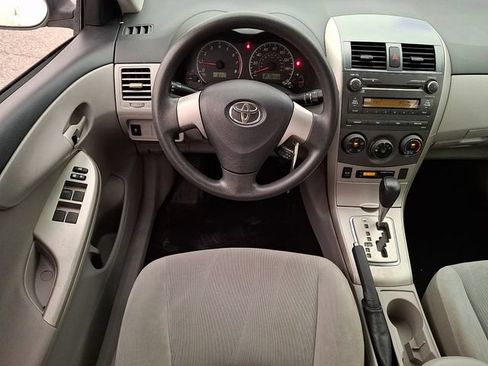 Used 2011 Toyota Corolla LE FWD image 12