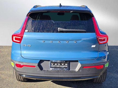 Used 2023 Volvo XC40 Recharge Ultimate image 4