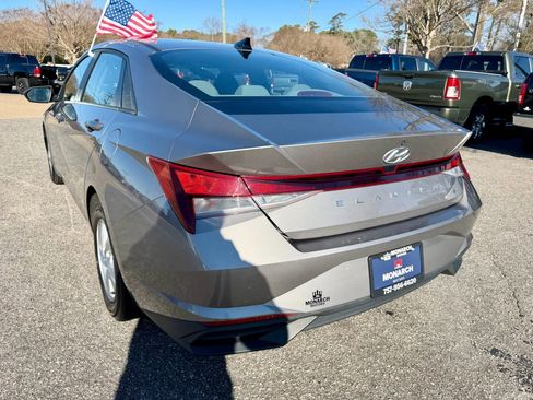 Used 2021 Hyundai Elantra SE w/ Cargo Package image 3