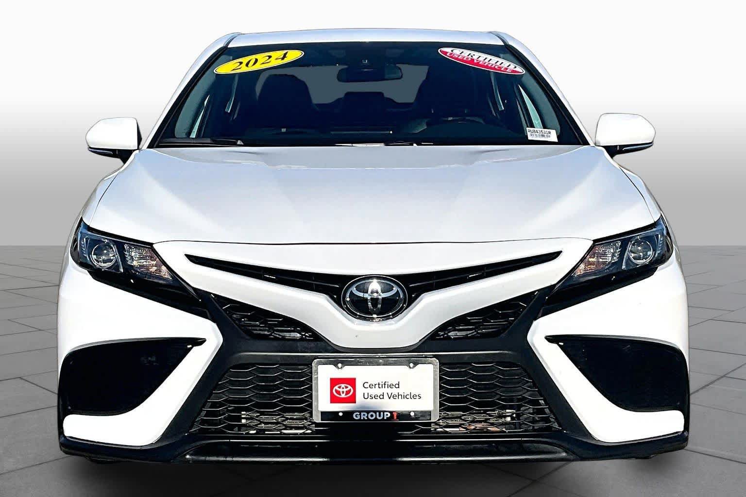 Certified 2024 Toyota Camry SE FWD image 3