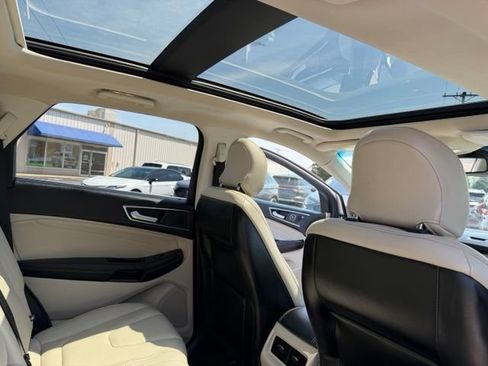 Used 2019 Ford Edge Titanium w/ Cold Weather Package AWD/4WD image 6