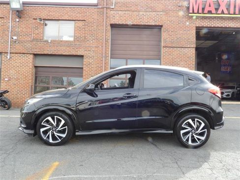 Used 2019 Honda HR-V Sport image 2