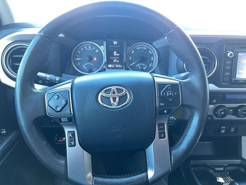 Used 2018 Toyota Tacoma SR5 image 7