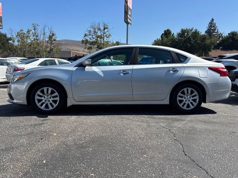Used 2016 Nissan Altima 2.5 S w/ Power Driver Seat Package FWD image 10