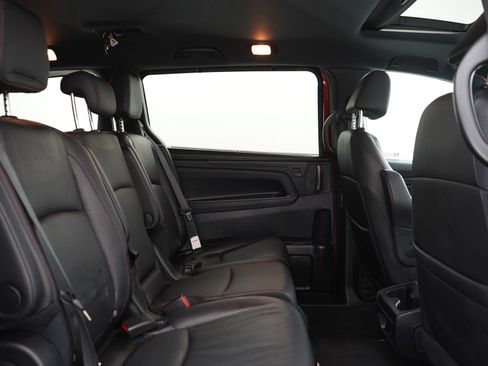 Used 2024 Honda Odyssey Sport image 12