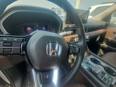Used 2026 Honda Pilot Elite image 7