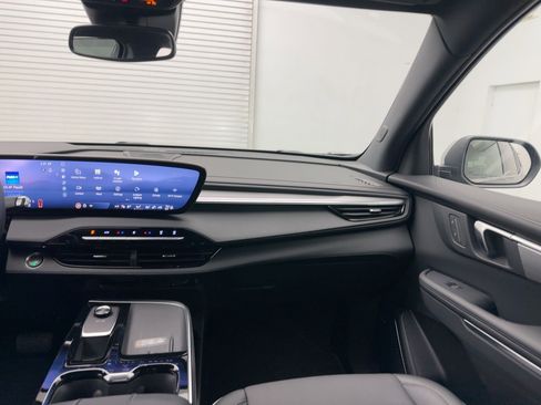 Certified 2025 Buick Enclave Preferred image 26