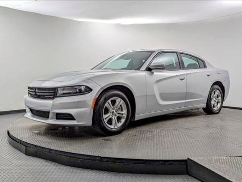 Used 2021 Dodge Charger SXT w/ Leather Interior Group RWD image 2