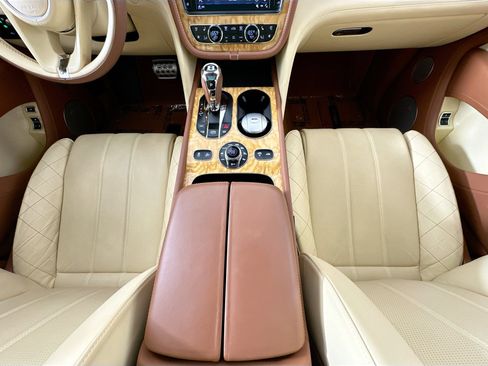 Certified 2017 Bentley Bentayga AWD/4WD image 23