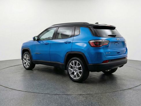 Used 2025 Jeep Compass Limited image 6