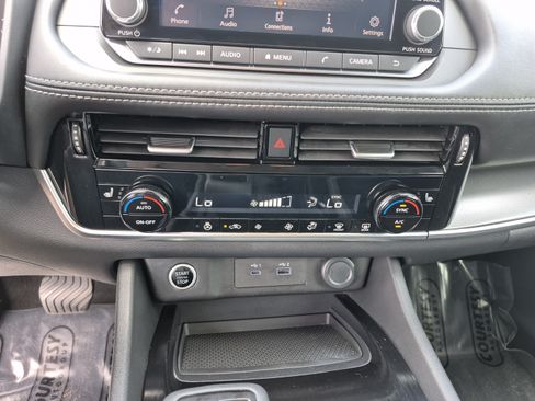 Certified 2021 Nissan Rogue SV w/ Premium Package FWD image 28