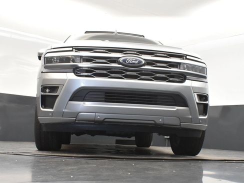 Used 2024 Ford Expedition Platinum image 47