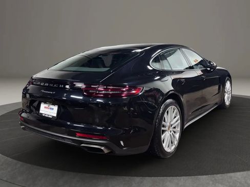 Used 2018 Porsche Panamera 4 image 5