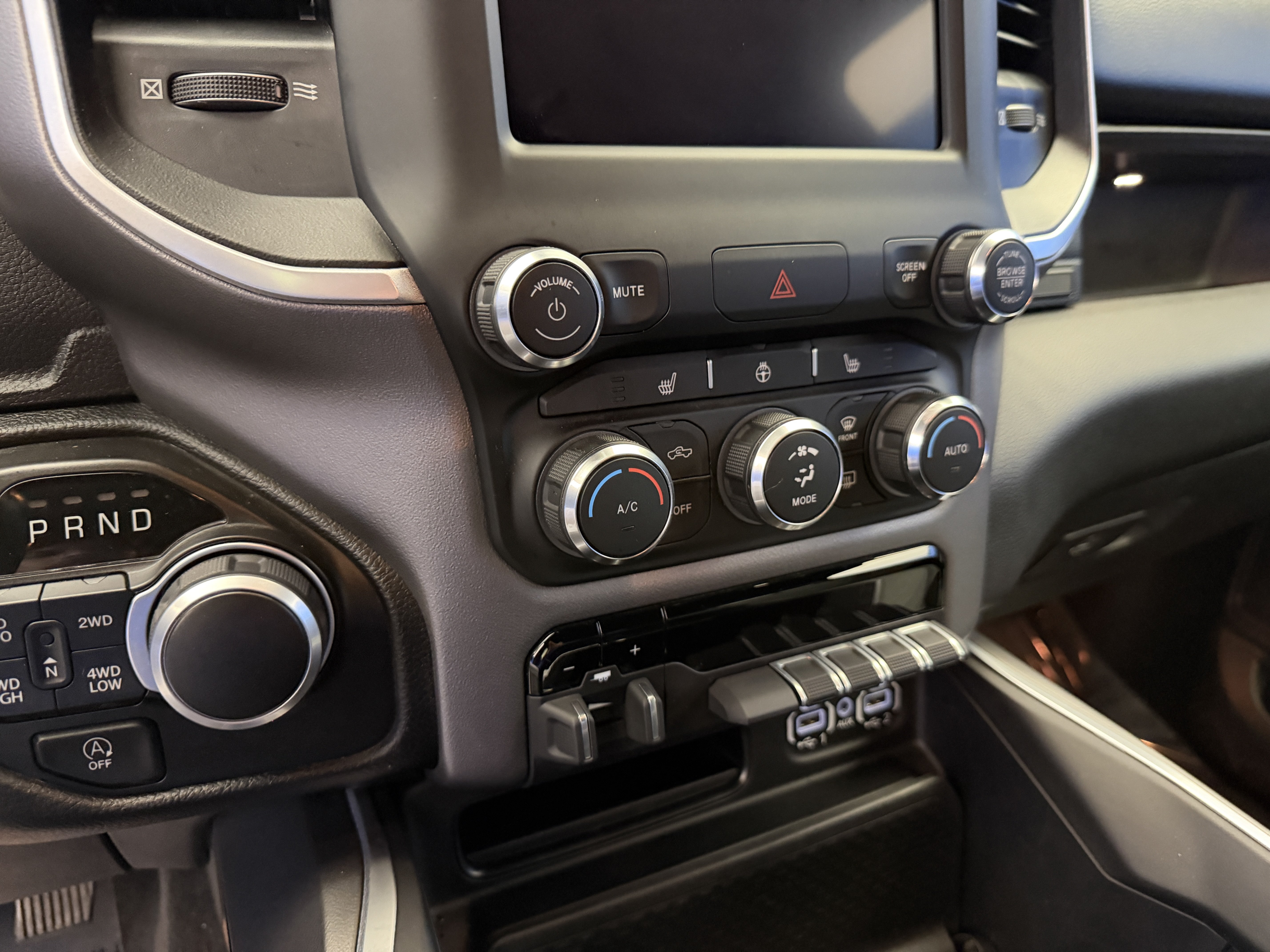 Used 2022 RAM 1500 Big Horn AWD/4WD image 25