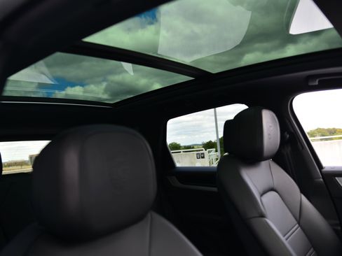 Certified 2026 Porsche Cayenne E-Hybrid image 15