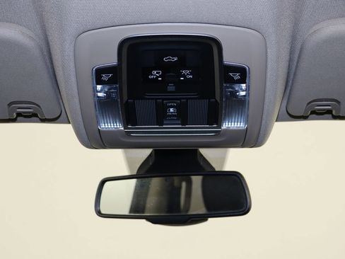 Used 2019 RAM 1500 Laramie AWD/4WD image 23