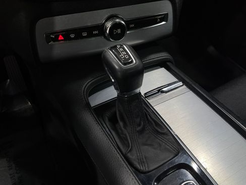 Used 2018 Volvo XC90 T5 Momentum w/ Convenience Package image 29