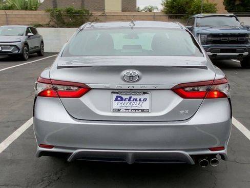 Used 2022 Toyota Camry SE image 11