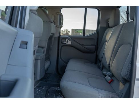 Used 2014 Nissan Frontier SV w/ SV Value Truck Package image 13