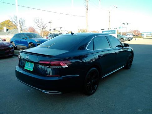 Used 2022 Volkswagen Passat 2.0T SE image 8