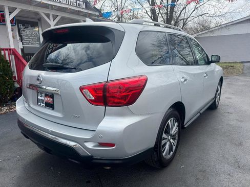 Used 2020 Nissan Pathfinder SV image 8