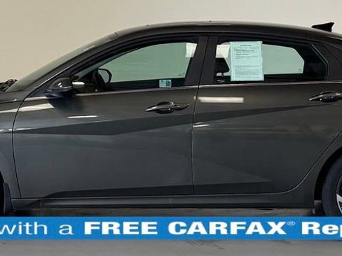 Certified 2024 Hyundai Elantra SEL w/ Convenience Package FWD image 2