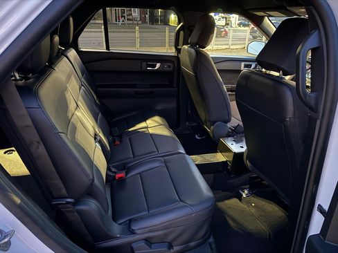 Used 2023 Ford Explorer 4WD Police Interceptor image 14