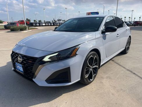 Certified 2023 Nissan Altima 2.5 SR FWD image 5