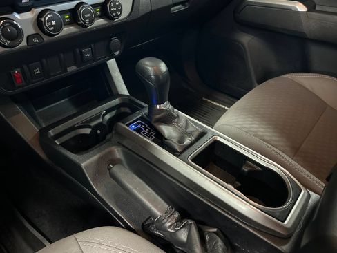 Certified 2020 Toyota Tacoma SR5 w/ SR5 Appearance Package (SM) AWD/4WD image 20
