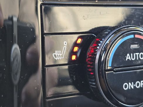 Used 2023 Nissan Rogue SL w/ SL Premium Package image 5