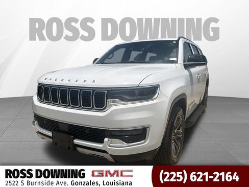 Used 2024 Jeep Wagoneer Series II w/ Flexible Seating Group RWD image 1