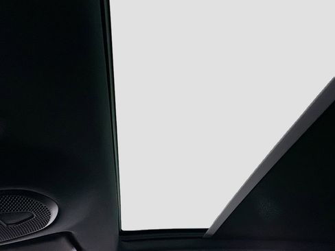 New 2025 Porsche Cayenne image 14