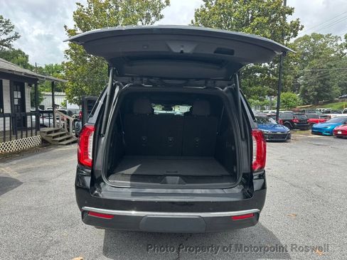 Used 2023 GMC Yukon XL SLT w/ SLT Premium Package RWD image 27