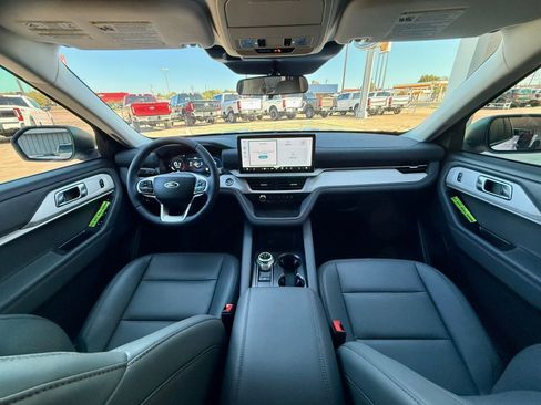 New 2026 Ford Explorer Active w/ Active Comfort Package image 3