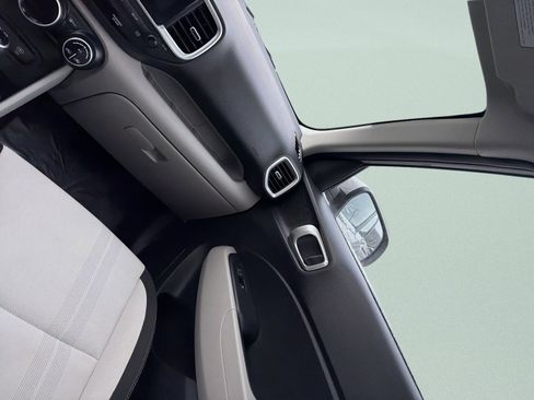 Used 2023 Hyundai Venue SEL image 44