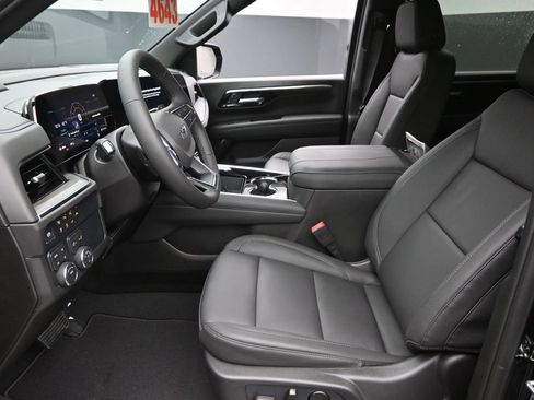 New 2026 Chevrolet Suburban Z71 image 19