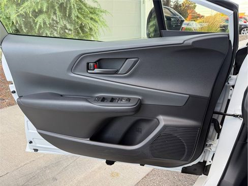 Used 2023 Toyota Prius LE image 30