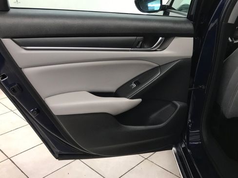 Used 2020 Honda Accord EX image 11