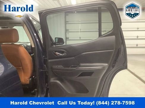 Used 2017 GMC Acadia SLT image 8