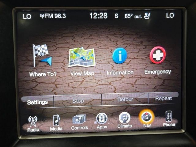 Used 2014 Jeep Grand Cherokee Overland w/ Advanced Technology Group AWD/4WD image 36