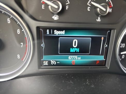 Used 2019 Buick Enclave Essence image 7