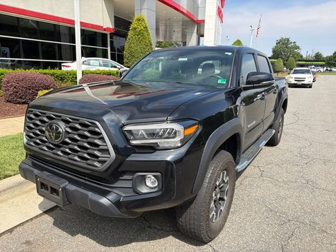 Used 2022 Toyota Tacoma TRD Off-Road AWD/4WD image 24
