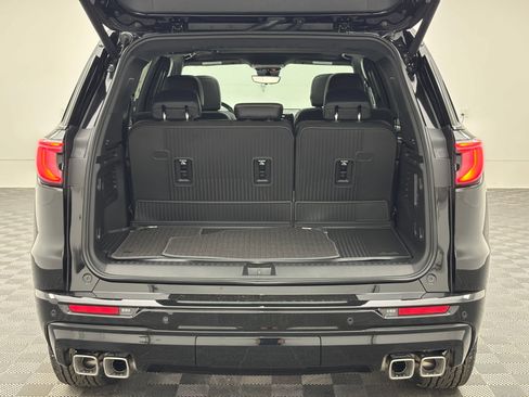 New 2026 GMC Acadia Denali Ultimate w/ LPO, Floor Liner Package AWD/4WD image 13