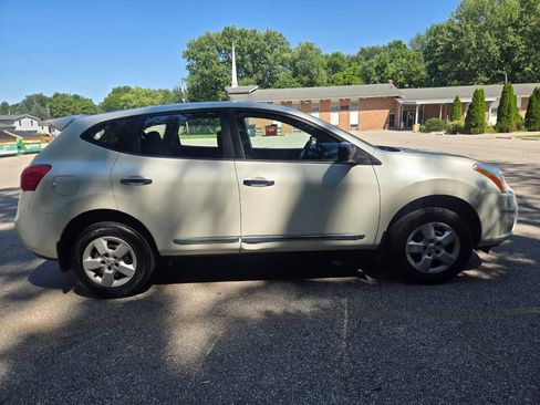 Used 2013 Nissan Rogue S AWD/4WD image 12